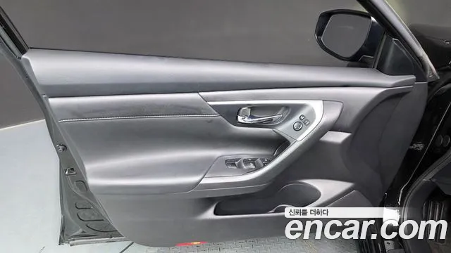 Nissan Altima 2017 — фото 14