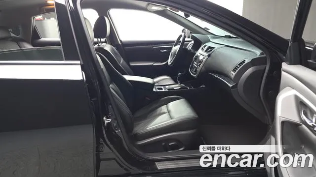Nissan Altima 2017 — фото 16