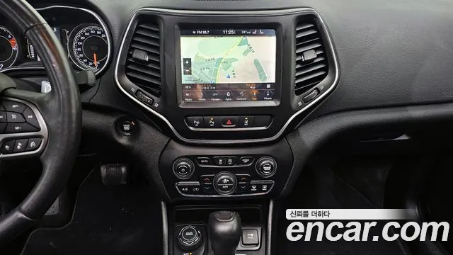 Jeep Cherokee 2019 — фото 20