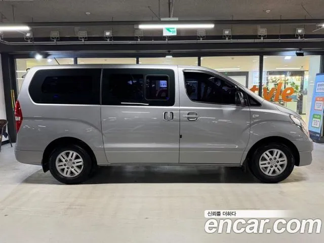 Hyundai Starex 2016 — фото 3