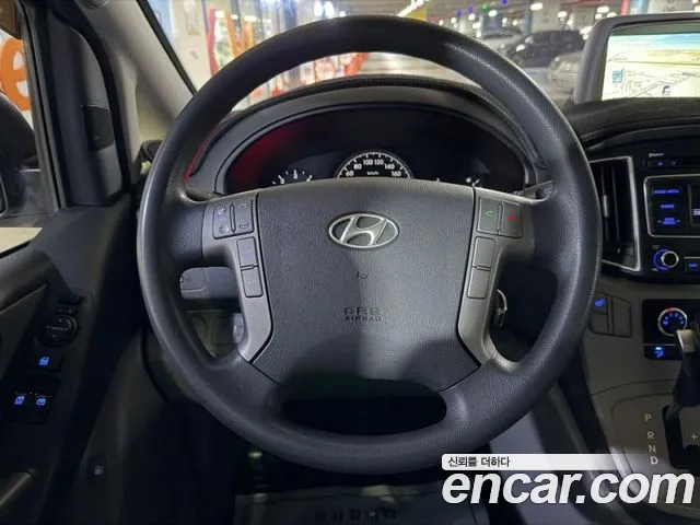 Hyundai Starex 2016 — фото 8