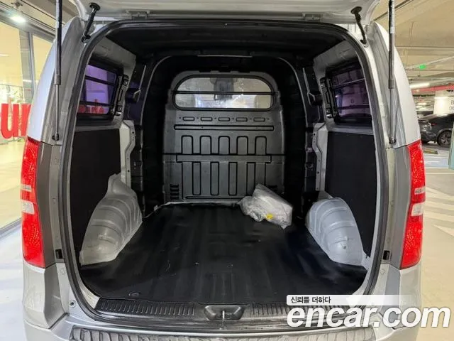 Hyundai Starex 2016 — фото 18
