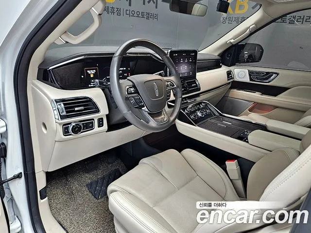 Lincoln Navigator 2021 — фото 11
