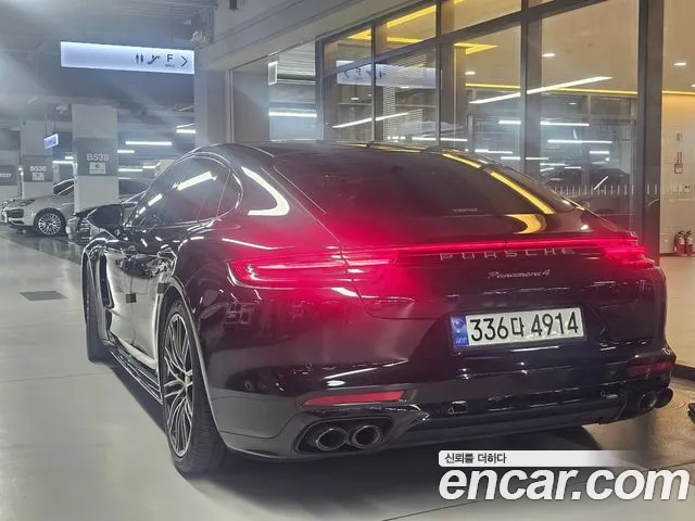 Porsche Panamera 2018 — фото 8
