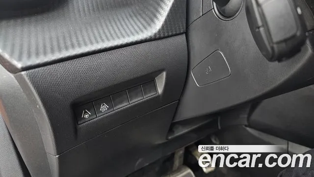 Peugeot 2008 2023 — фото 19