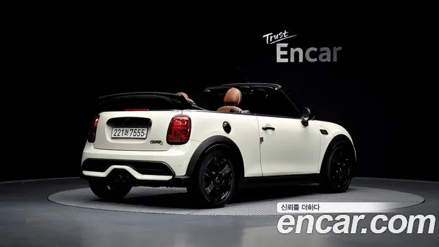Mini Cooper Convertible 2022 — фото 2
