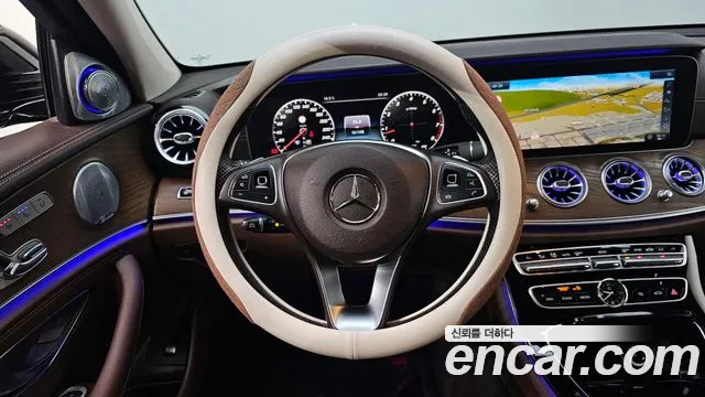 Mercedes-Benz E-Class 2018 — фото 14