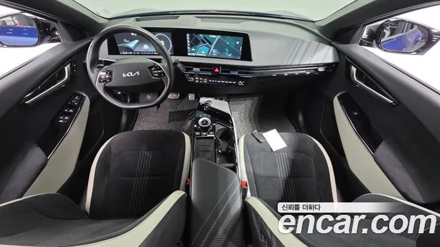 Kia EV6 2022 — фото 10
