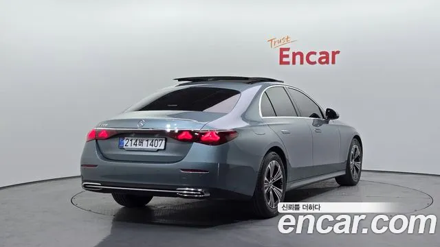 Mercedes-Benz E-Class 2025 — фото 2