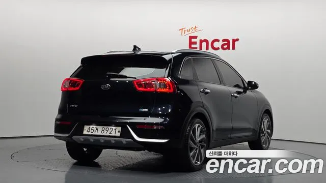 Kia Niro 2017 — фото 2