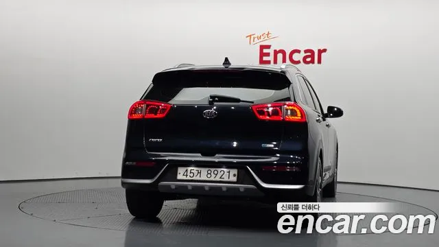 Kia Niro 2017 — фото 4