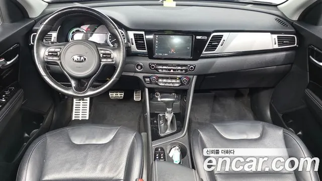 Kia Niro 2017 — фото 7