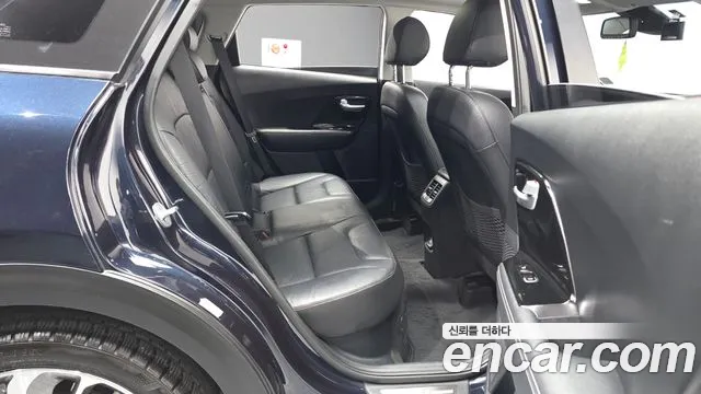Kia Niro 2017 — фото 12