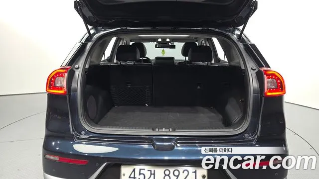 Kia Niro 2017 — фото 20