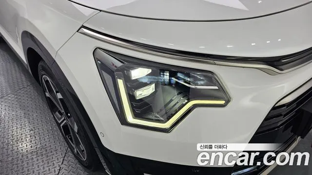 Kia Niro 2022 — фото 8