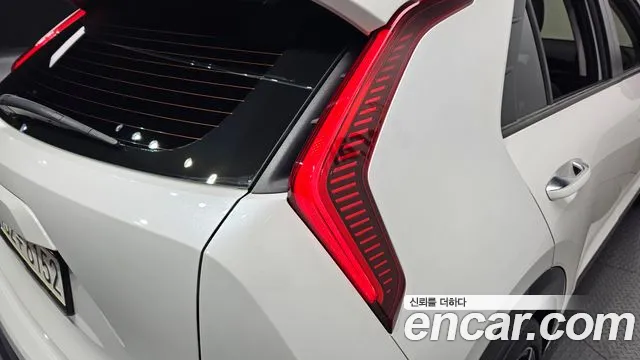 Kia Niro 2022 — фото 9