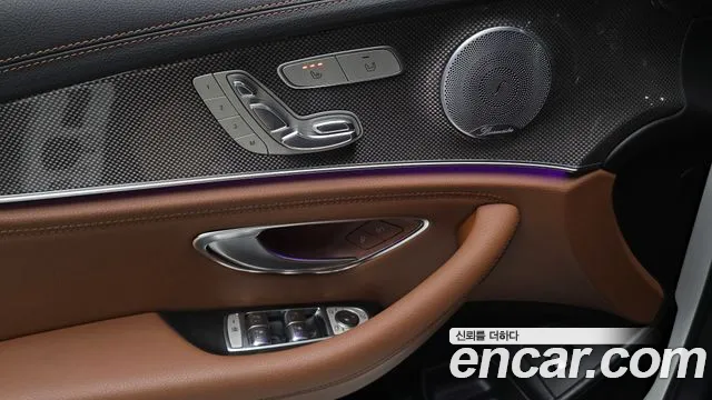 Mercedes-Benz E-Class 2018 — фото 17