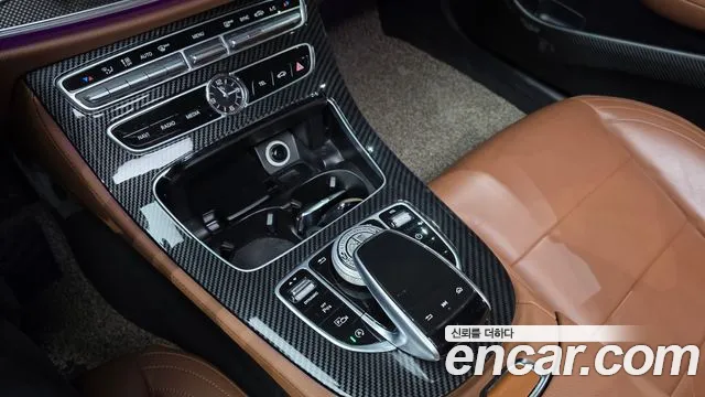 Mercedes-Benz E-Class 2018 — фото 18