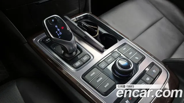 Hyundai Equus 2014 — фото 9