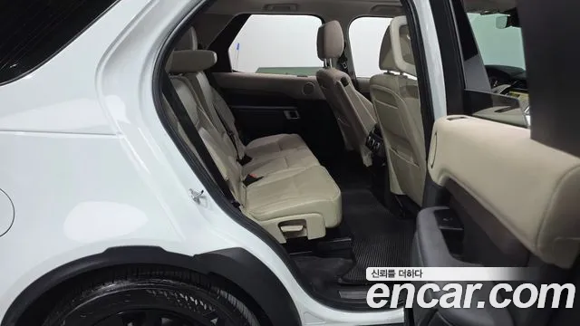 Land Rover Discovery 2019 — фото 17