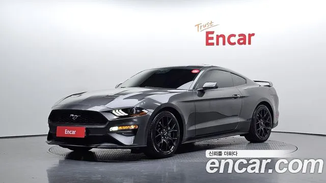 Ford Mustang 2020 — фото 1