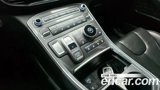 Hyundai Santafe 2021 — фото 12
