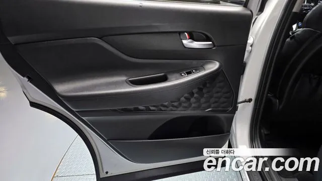 Hyundai Santafe 2021 — фото 15