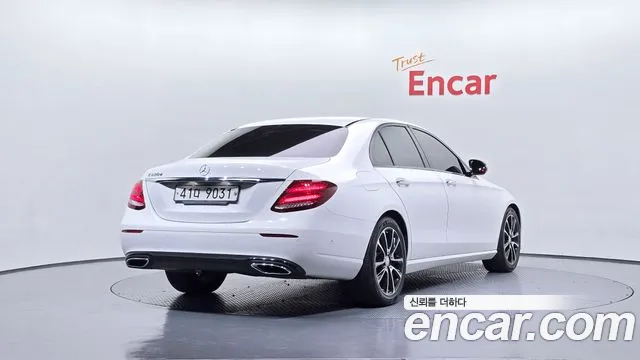 Mercedes-Benz E-Class 2017 — фото 2