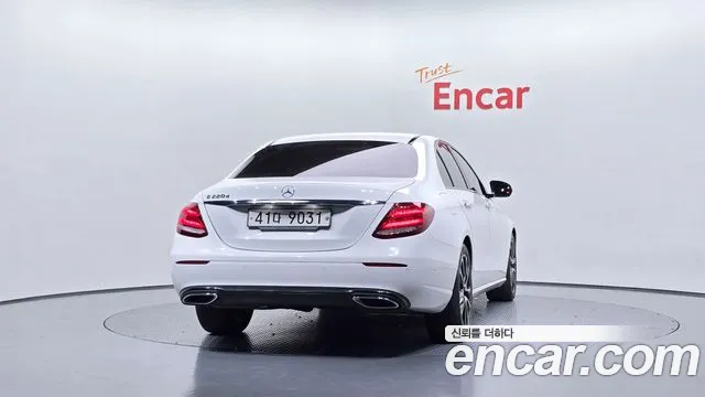 Mercedes-Benz E-Class 2017 — фото 4
