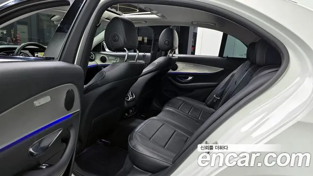 Mercedes-Benz E-Class 2017 — фото 12