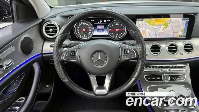 Mercedes-Benz E-Class 2017 — фото 13