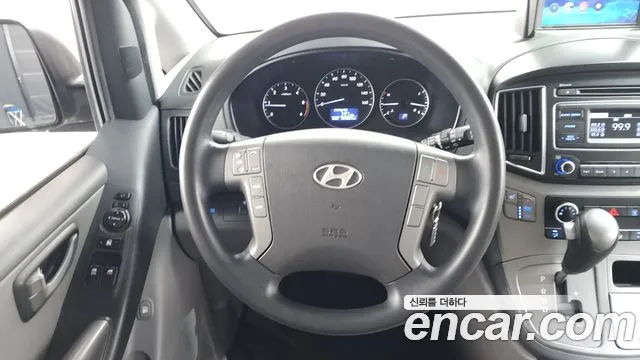 Hyundai Starex 2016 — фото 15