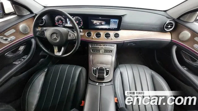 Mercedes-Benz E-Class 2017 — фото 7