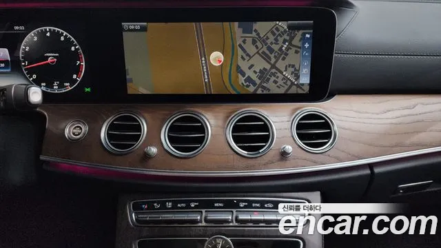 Mercedes-Benz E-Class 2017 — фото 12