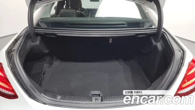 Mercedes-Benz E-Class 2017 — фото 17