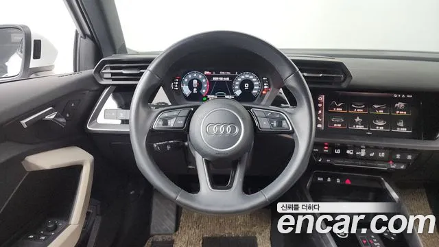 Audi A3 2023 — фото 18