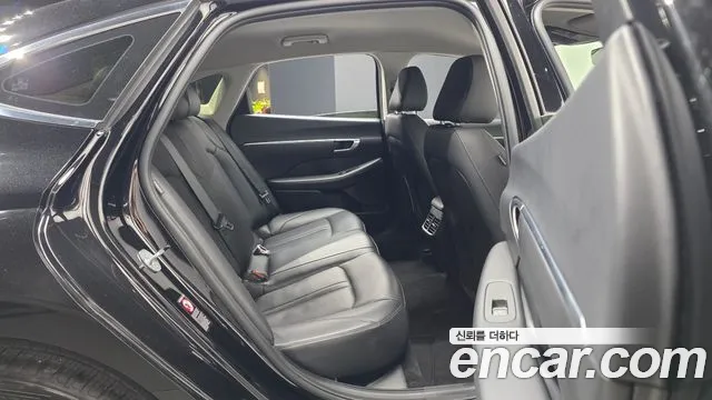 Hyundai Sonata 2020 — фото 17