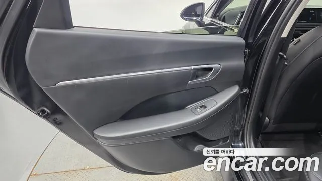 Hyundai Sonata 2020 — фото 15