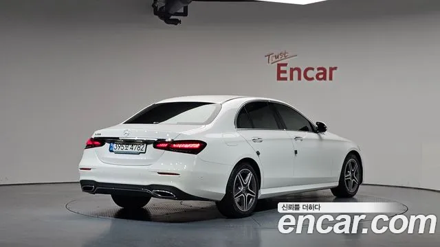 Mercedes-Benz E-Class 2023 — фото 1