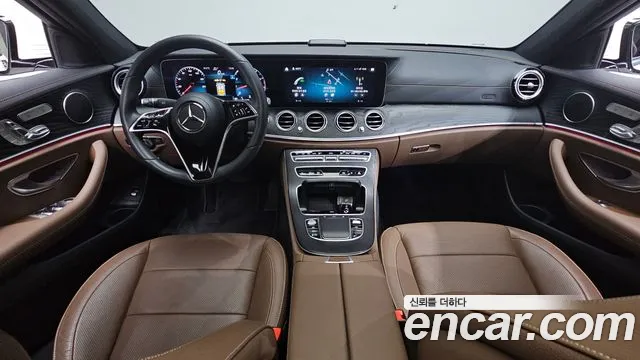 Mercedes-Benz E-Class 2023 — фото 9