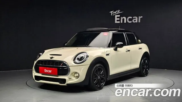 Mini Cooper 2019 — фото 1