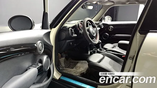 Mini Cooper 2019 — фото 10