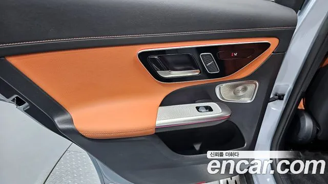 Mercedes-Benz GLC-Class 2025 — фото 15