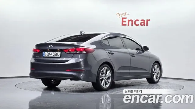 Hyundai AVANTE 2018 — фото 1