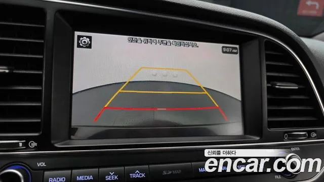 Hyundai AVANTE 2018 — фото 20