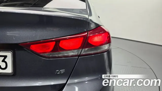 Hyundai AVANTE 2018 — фото 8