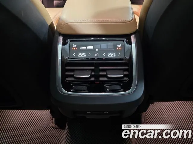 Volvo XC60 2020 — фото 17