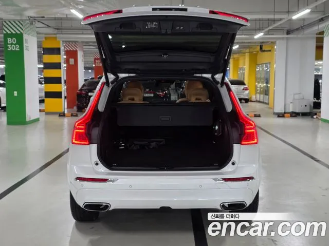Volvo XC60 2020 — фото 18