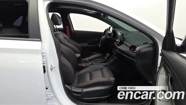 Hyundai i30 2019 — фото 12