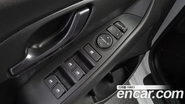 Hyundai i30 2019 — фото 18